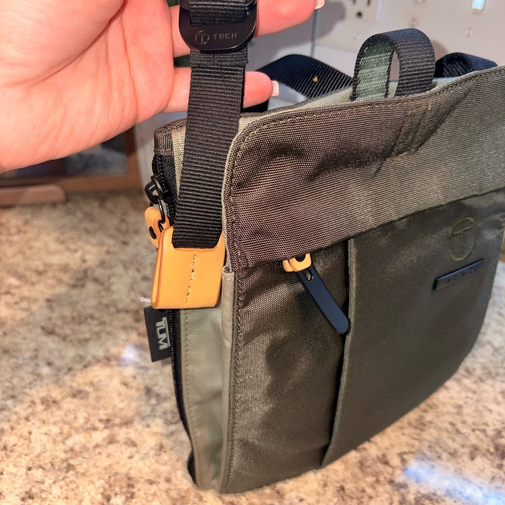 Tumi Gray Messenger Bag - Picture 4 of 9